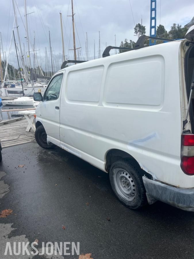 2006 Toyota HiAce 2.5 88 HK Diesel – 192 000 km