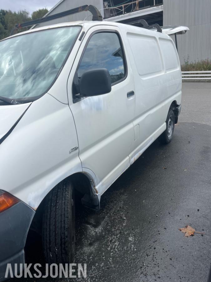 2006 Toyota HiAce 2.5 88 HK Diesel – 192 000 km