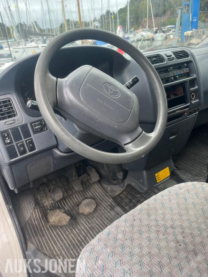 2006 Toyota HiAce 2.5 88 HK Diesel – 192 000 km