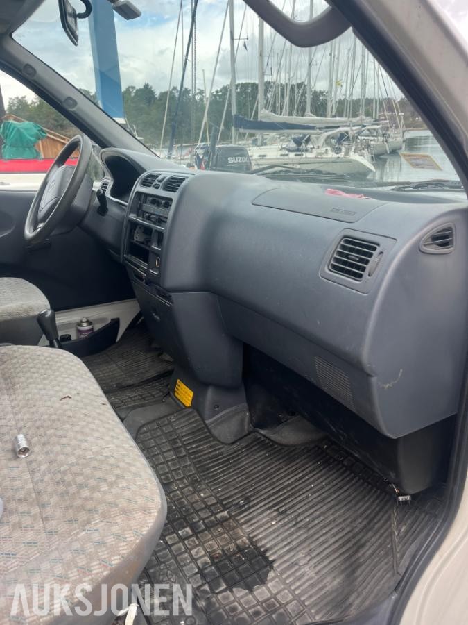 2006 Toyota HiAce 2.5 88 HK Diesel – 192 000 km