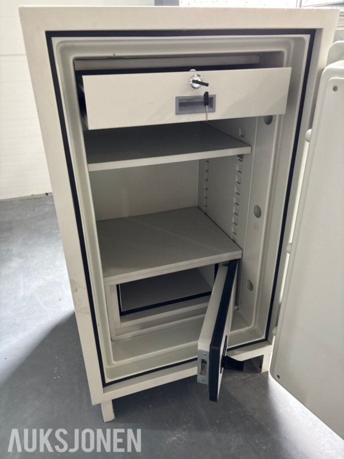 Diplomat Safe