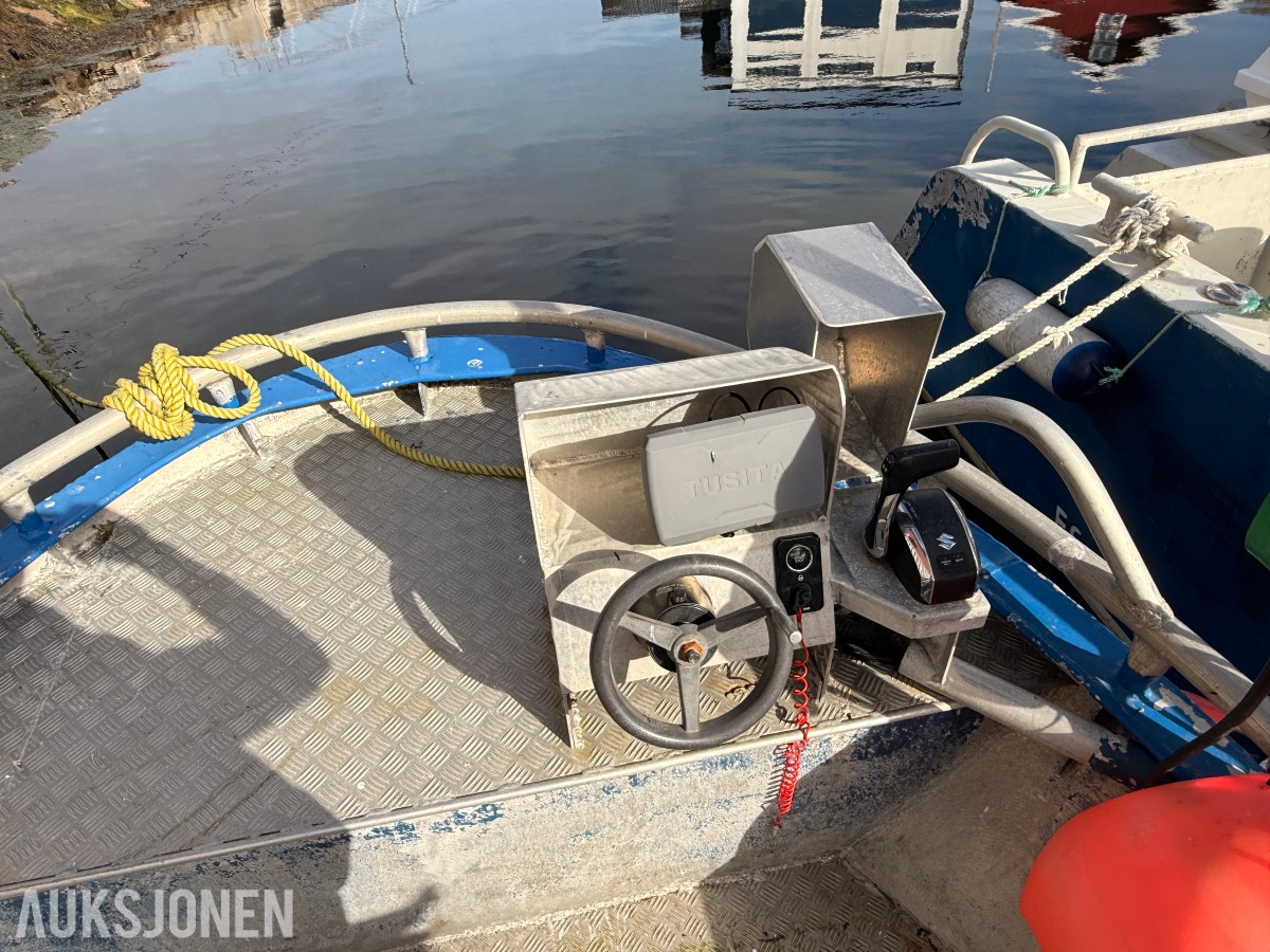 Nebben TR-8-FL aluminiumsbåt med Suzuki 150 hk og leppefiskrettighet