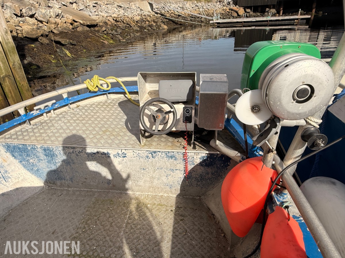 Nebben TR-8-FL aluminiumsbåt med Suzuki 150 hk og leppefiskrettighet
