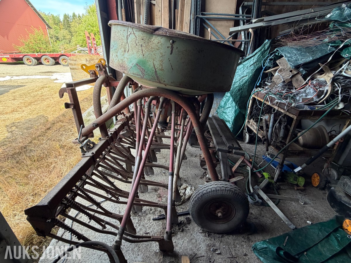 KVERNELANDS SÅMASKIN - 220 CM ARBEIDSBREDDE - LETT REPOBJEKT