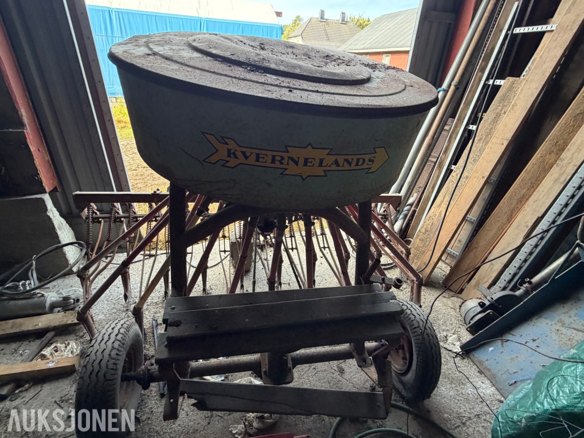 KVERNELANDS SÅMASKIN - 220 CM ARBEIDSBREDDE - LETT REPOBJEKT