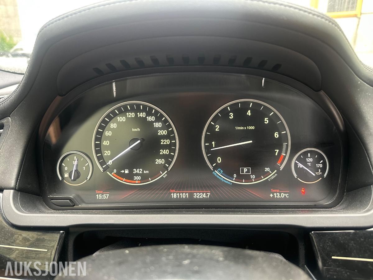 2011 BMW 750i xDrive 407hk V8 automat skinninteriør
