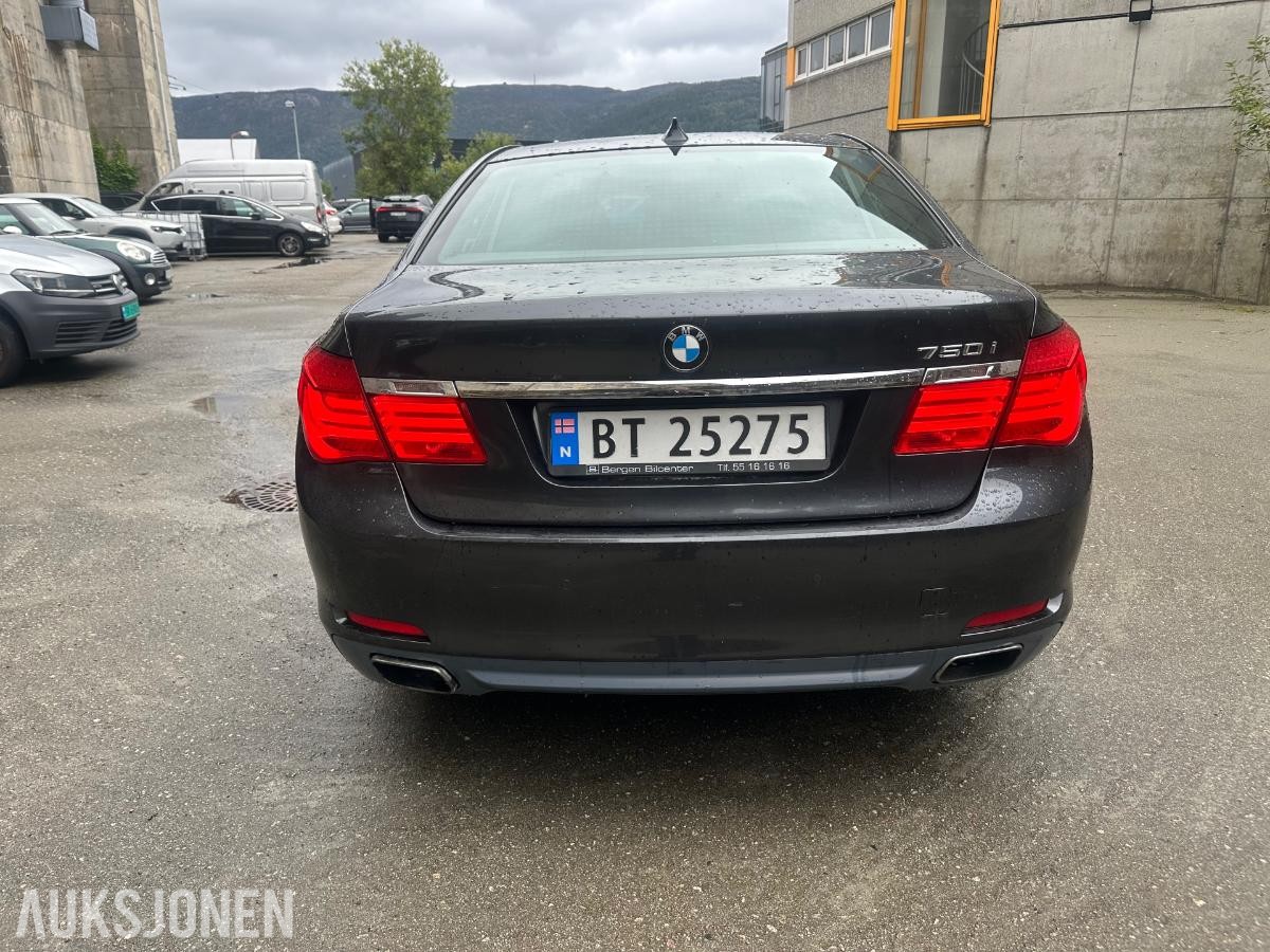 2011 BMW 750i xDrive 407hk V8 automat skinninteriør
