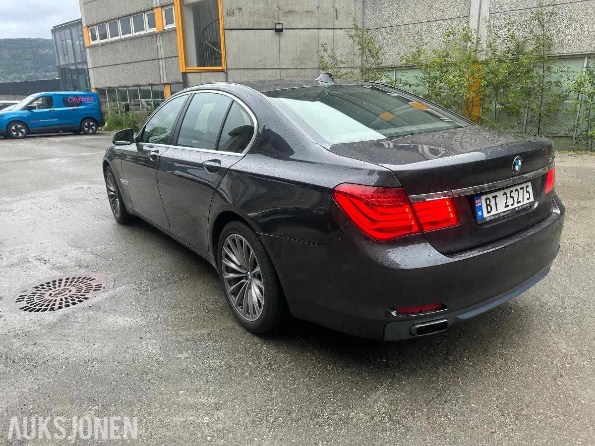 2011 BMW 750i xDrive 407hk V8 automat skinninteriør