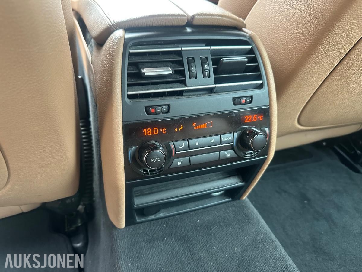 2011 BMW 750i xDrive 407hk V8 automat skinninteriør