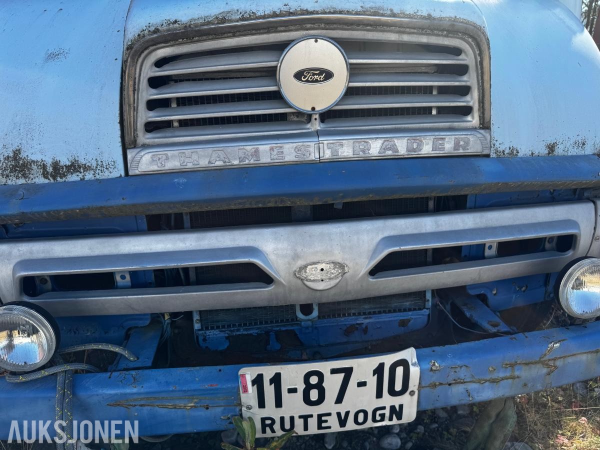 1959 Ford Trader 55 6 seter buss