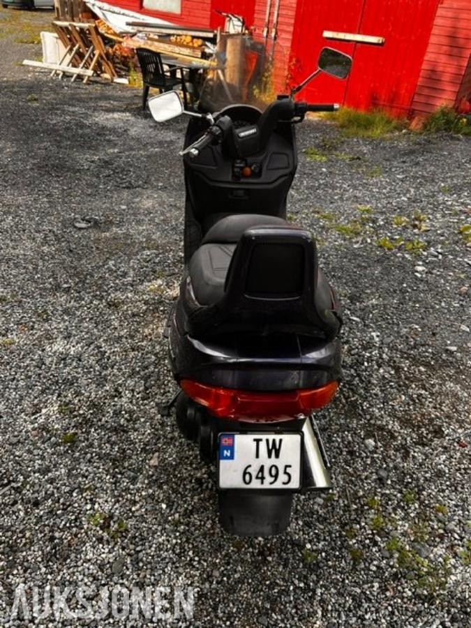 2001 Suzuki AN 400Z Burgman ca. 38 500 km