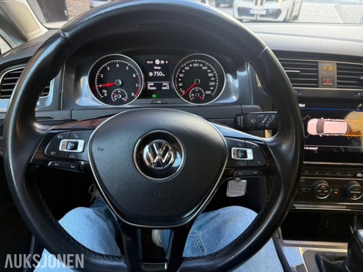 VW Golf Variant 1.0 TSI 110HK DSG / ACC / NAVI / P-SENSOR / 2018