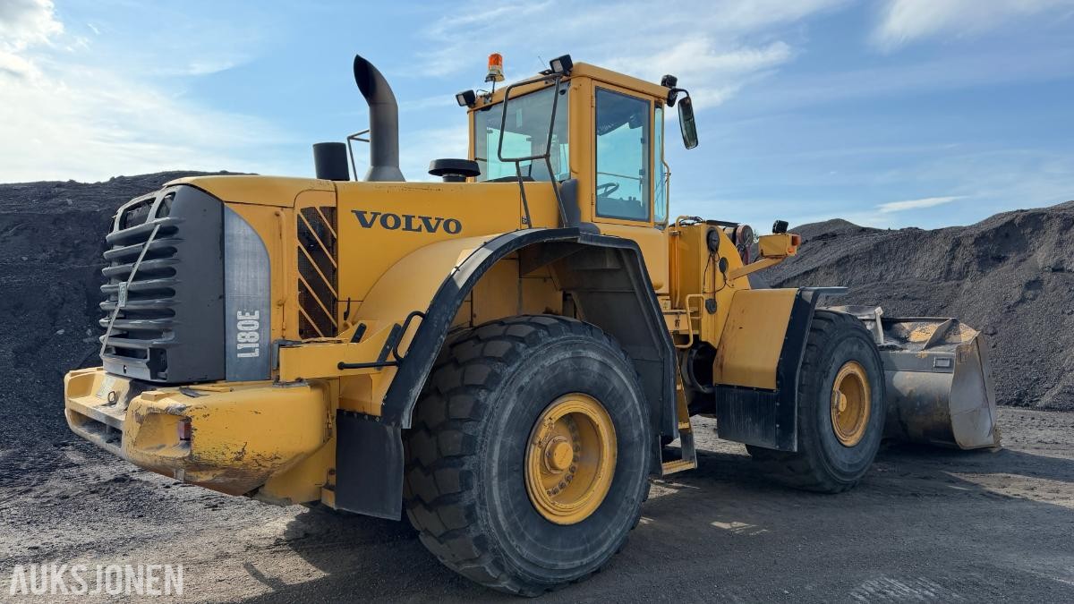 2006 Volvo L180E Hjullaster – 10.772 t – Skuffe – Sentralsmøring