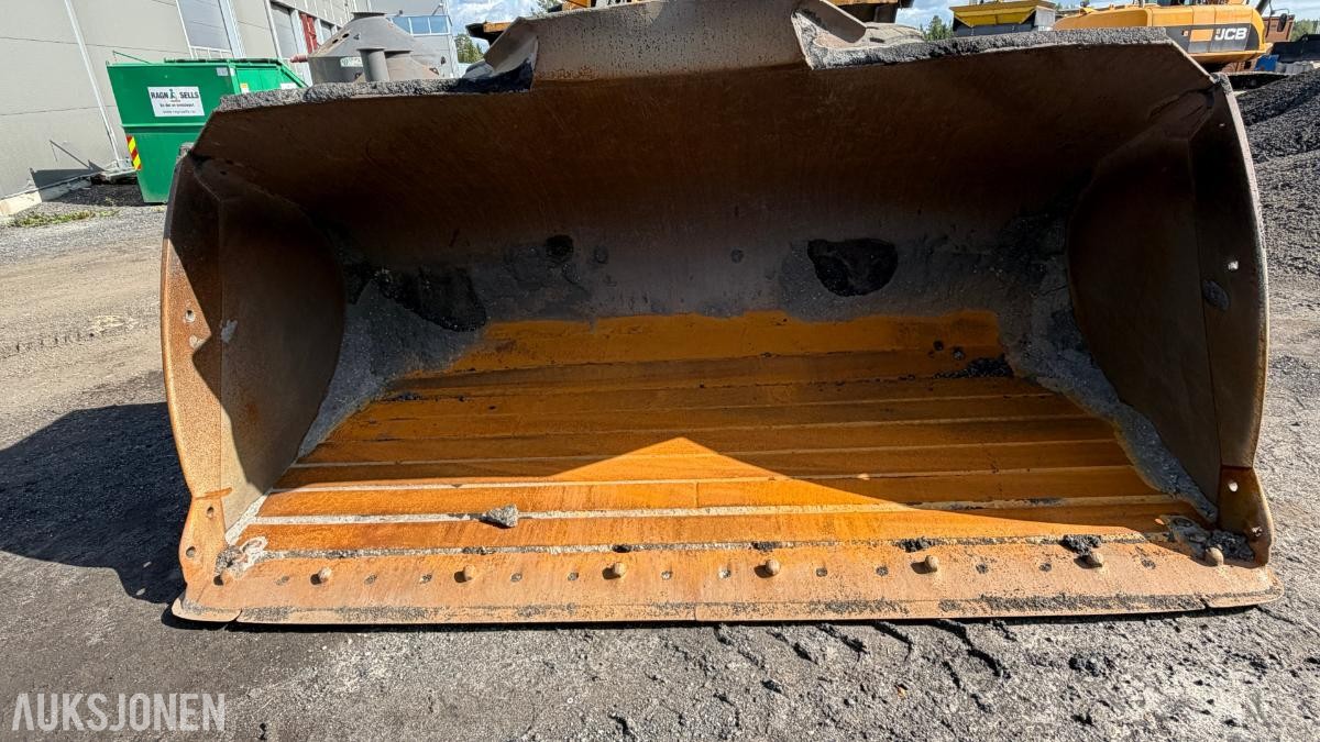 2006 Volvo L180E Hjullaster – 10.772 t – Skuffe – Sentralsmøring