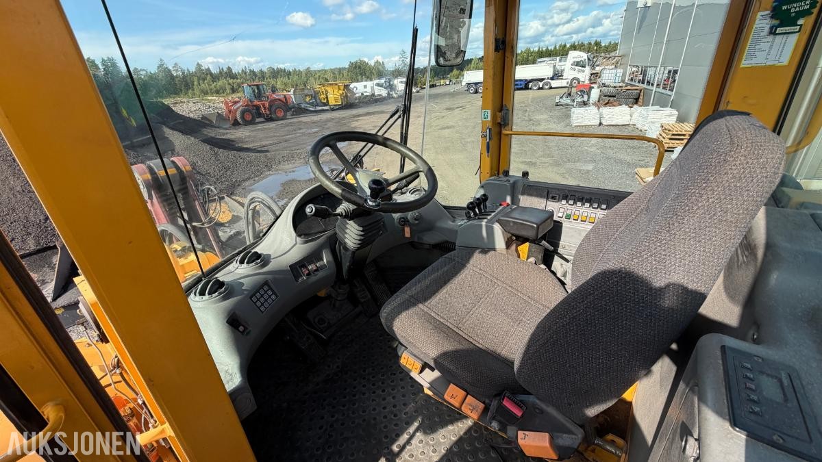 2006 Volvo L180E Hjullaster – 10.772 t – Skuffe – Sentralsmøring