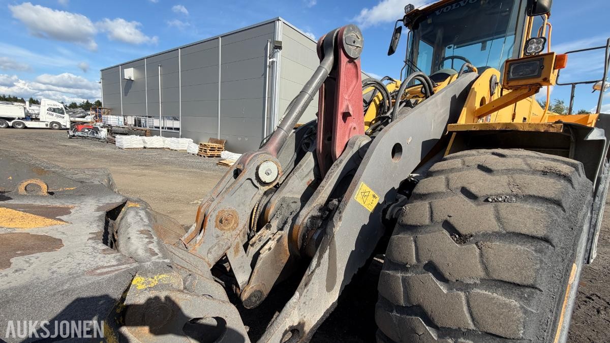 2006 Volvo L180E Hjullaster – 10.772 t – Skuffe – Sentralsmøring