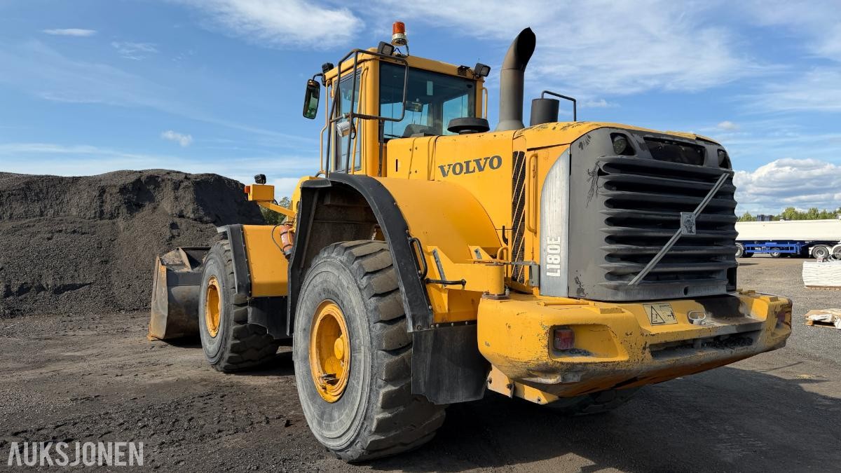 2006 Volvo L180E Hjullaster – 10.772 t – Skuffe – Sentralsmøring