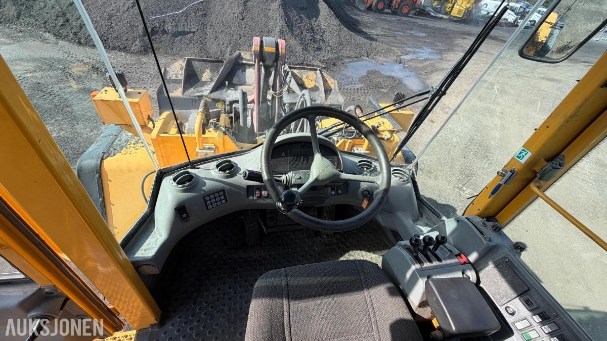 2006 Volvo L180E Hjullaster – 10.772 t – Skuffe – Sentralsmøring