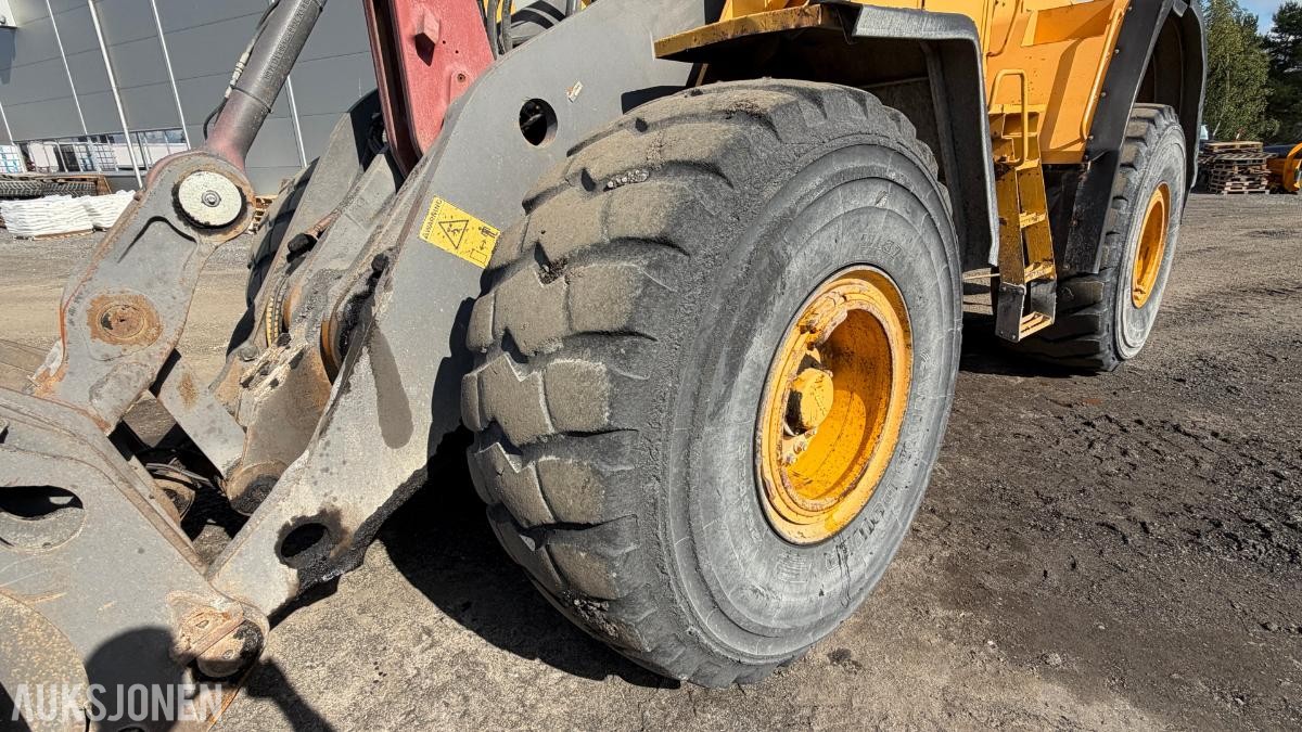 2006 Volvo L180E Hjullaster – 10.772 t – Skuffe – Sentralsmøring
