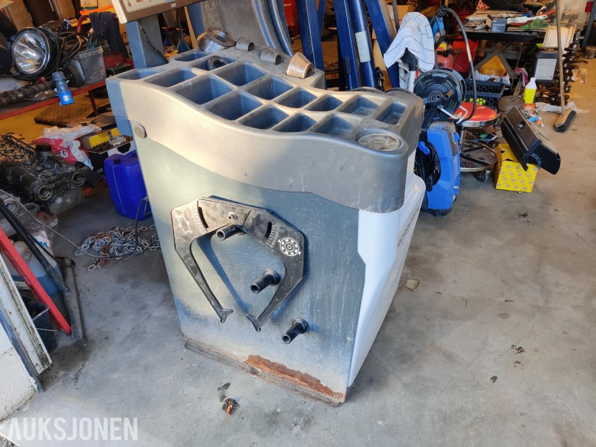 2018 Beissbarth MT 857 DT Avbalanseringsmaskin