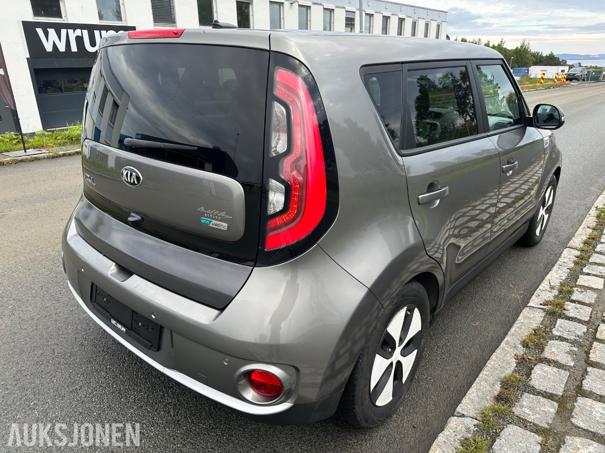 2016 KIA SOUL EV 27 KWH SKINN VARMEPUMPE KAMERA PARKERINGSSENSORER