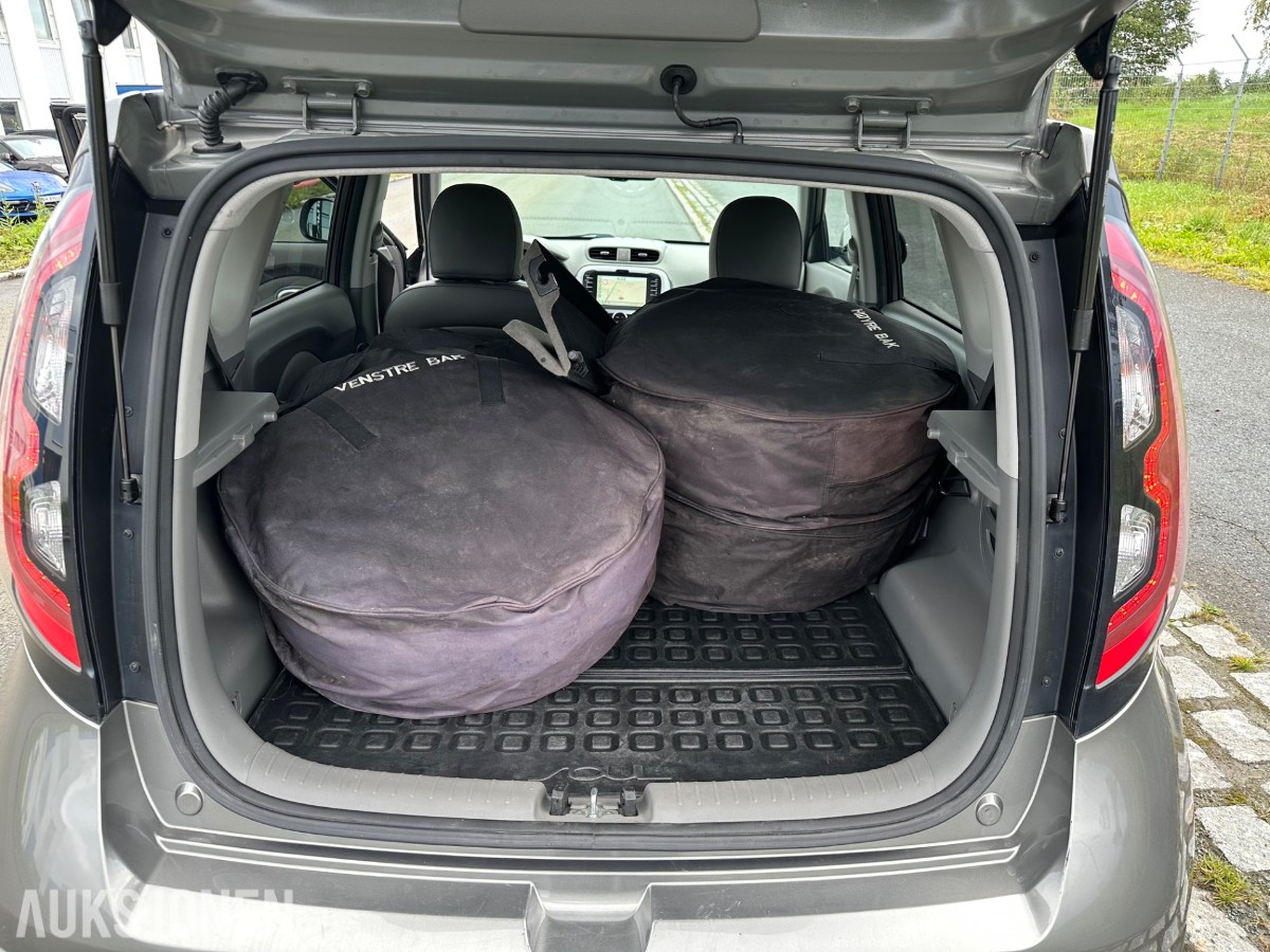 2016 KIA SOUL EV 27 KWH SKINN VARMEPUMPE KAMERA PARKERINGSSENSORER