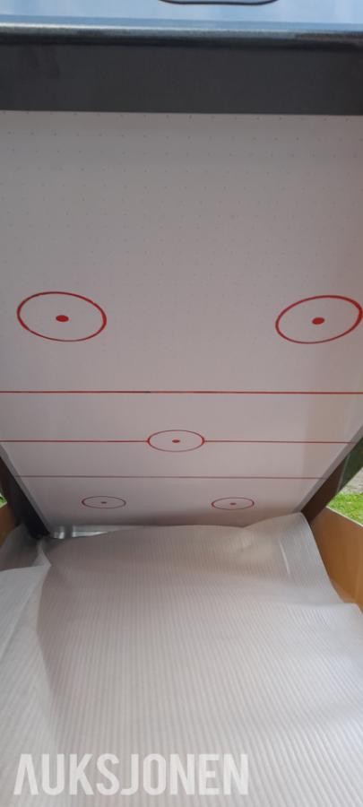 Air Hockey Spill