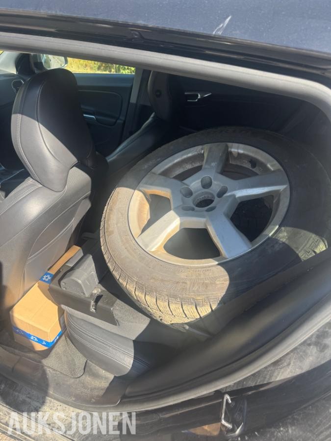 2013 Volvo V60,D2 115hk  AUTOMAT S+V DEKK SKINNINTERIØR EU OK 03.2027