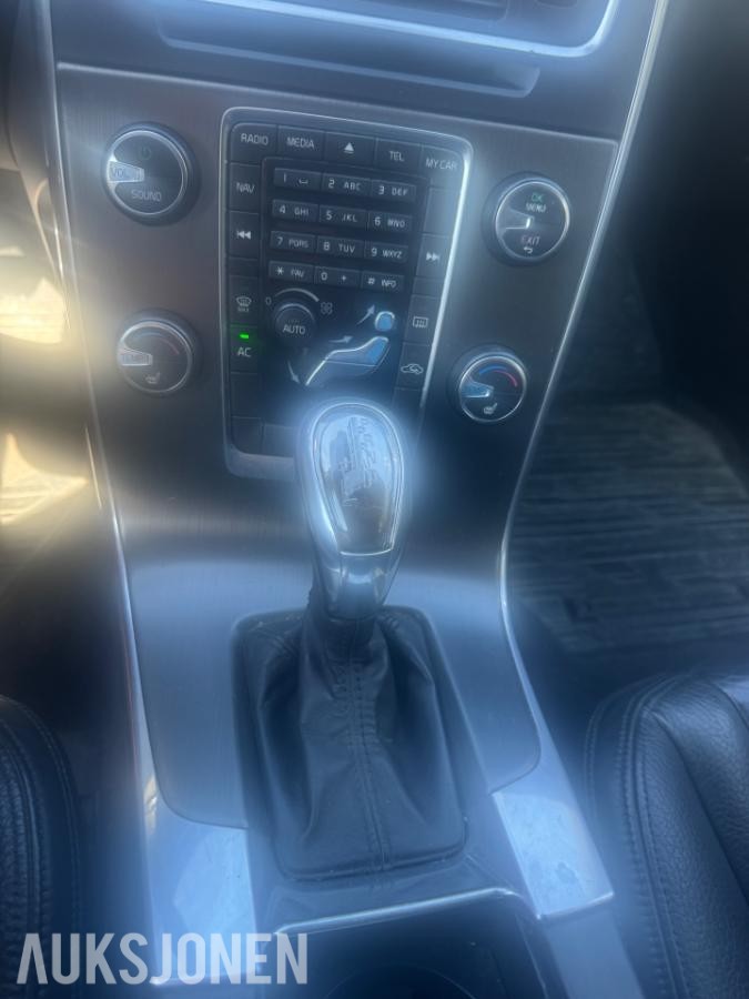2013 Volvo V60,D2 115hk  AUTOMAT S+V DEKK SKINNINTERIØR EU OK 03.2027