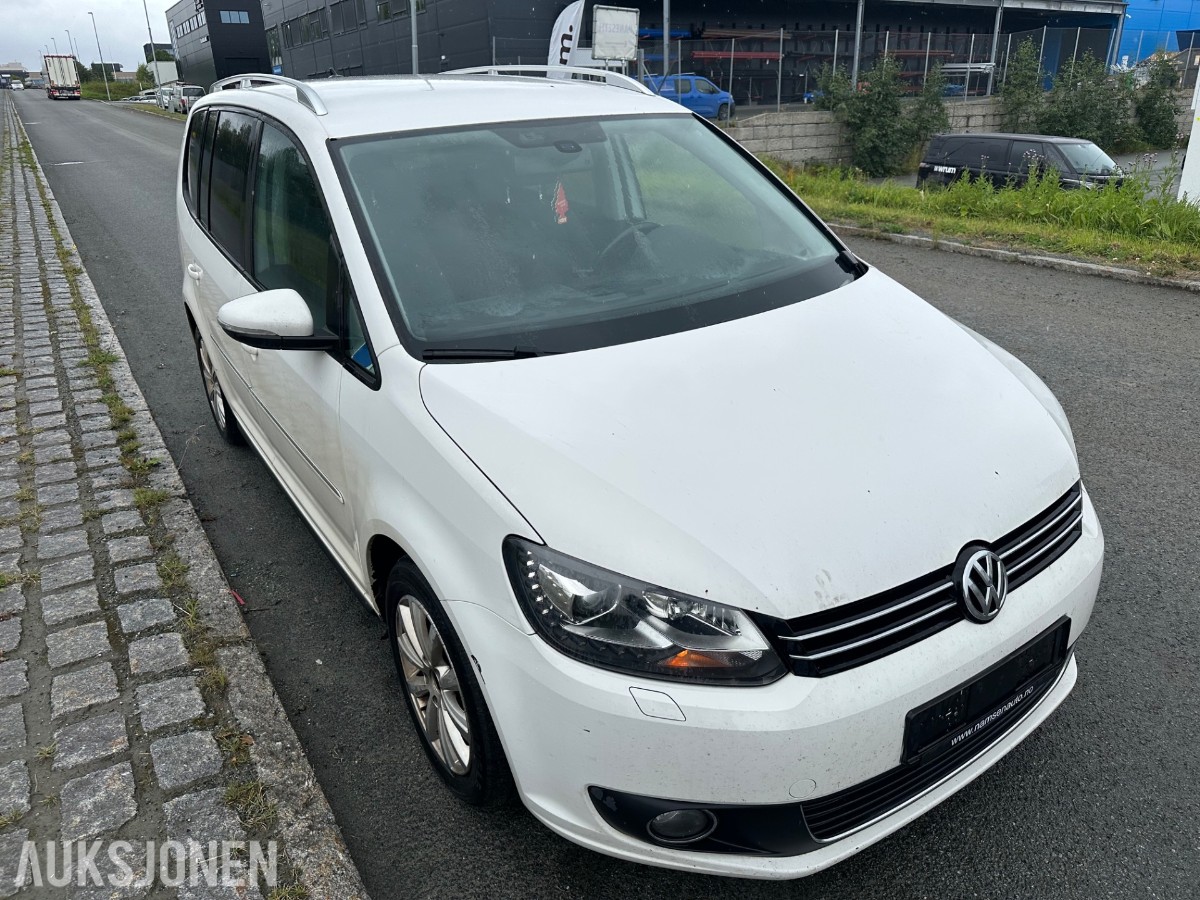 2013 Volkswagen TOURAN 105HK TDI EU-OK 07.28 HENGERFESTE VARMER ALCANTARA