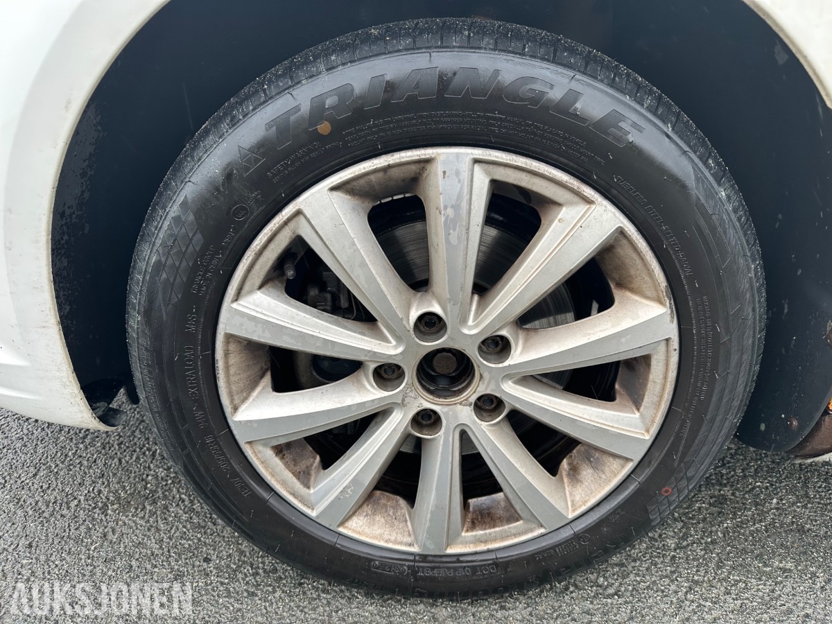 2013 Volkswagen TOURAN 105HK TDI EU-OK 07.28 HENGERFESTE VARMER ALCANTARA