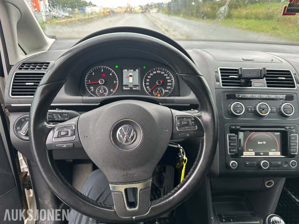 2013 Volkswagen TOURAN 105HK TDI EU-OK 07.28 HENGERFESTE VARMER ALCANTARA
