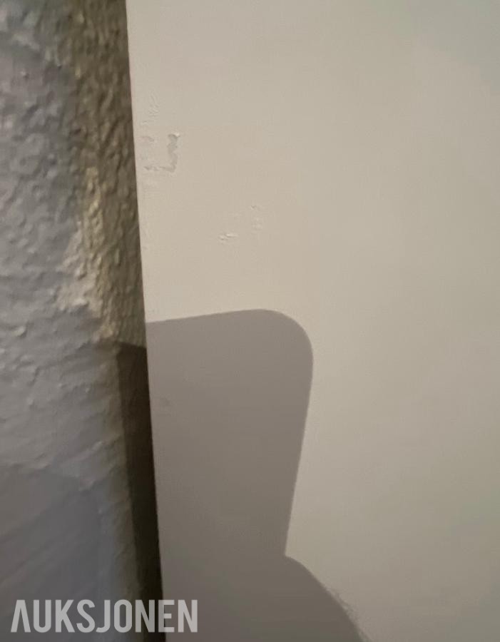 2018 Menton Vitrineskap integrert LED-belysning