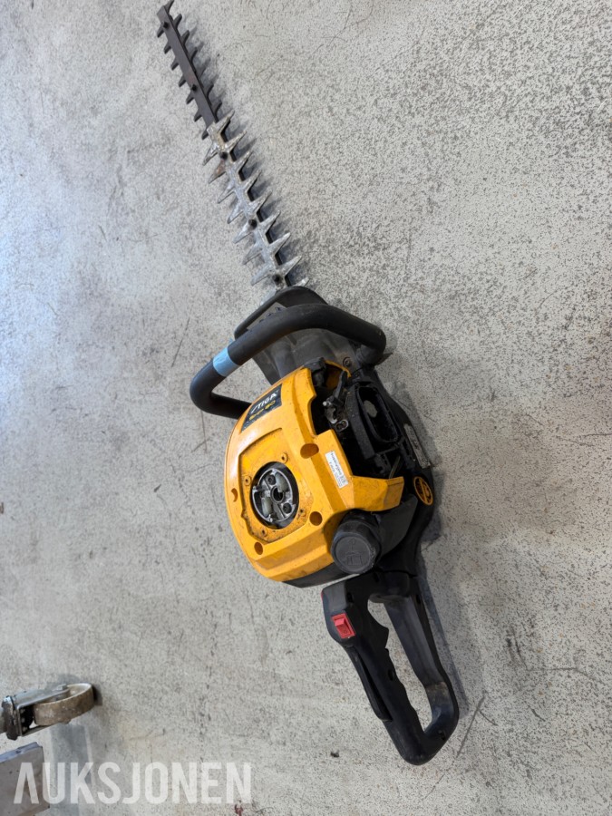 Parti med ryddesager og hekkesakser - Stihl, Stiga, Makita