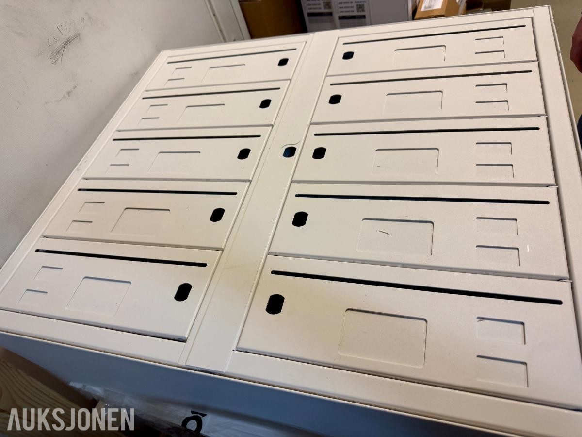 1 stk Postkasseseksjon - 10 postkasseenheter m/lås og nøkler
