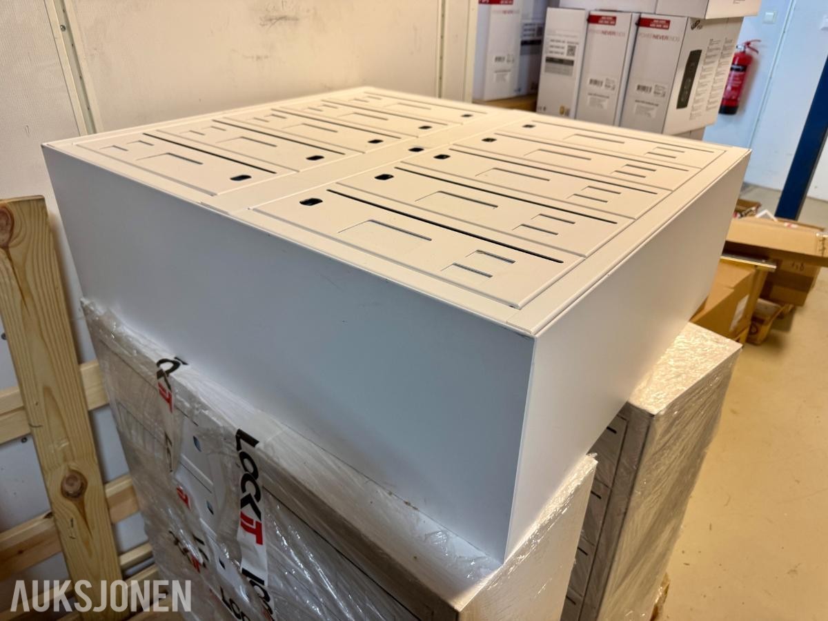 1 stk Postkasseseksjon - 10 postkasseenheter m/lås og nøkler