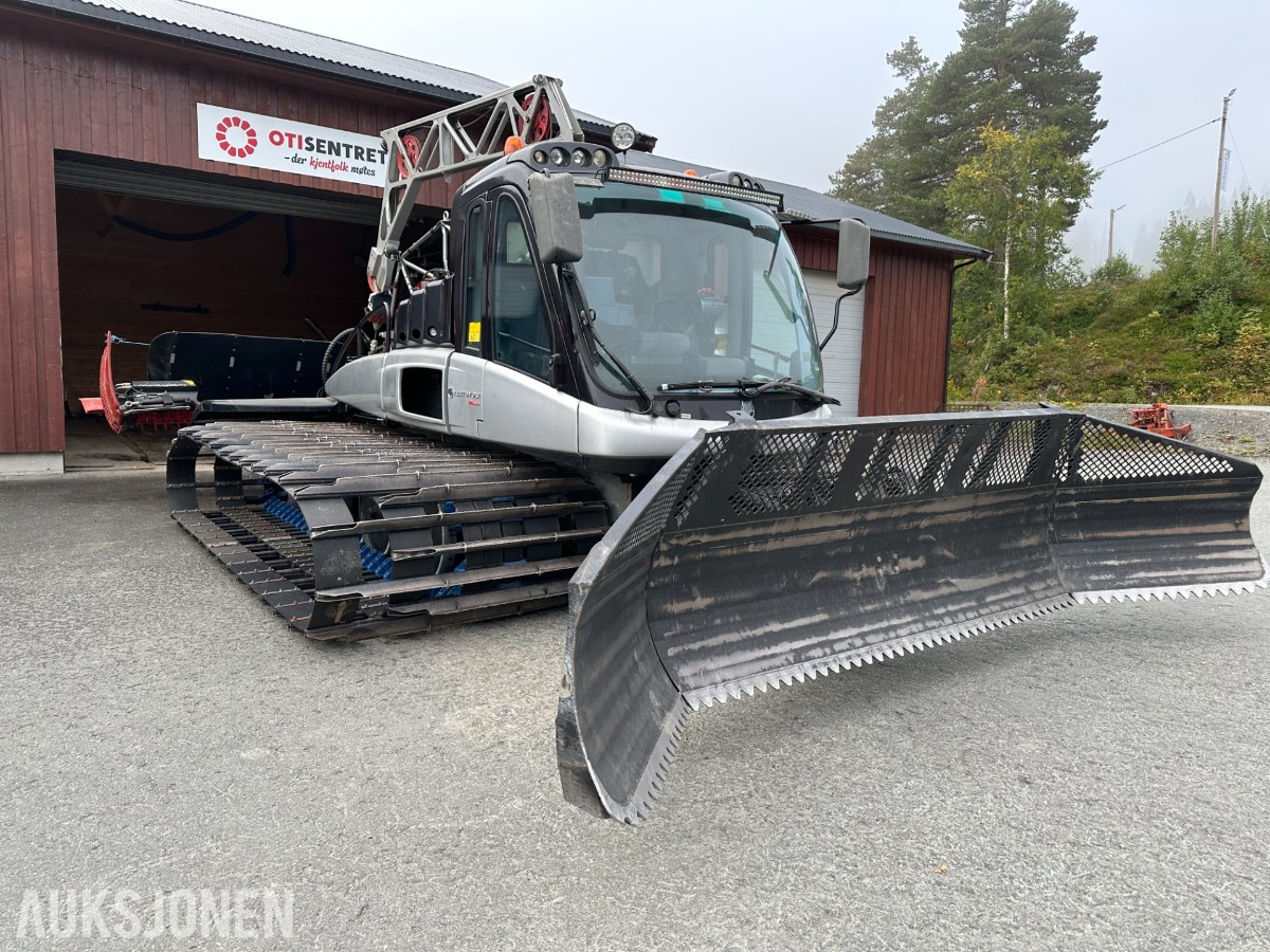 2005 Prinoth Leitwolf W tråkkemaskin med vinsj og skjær