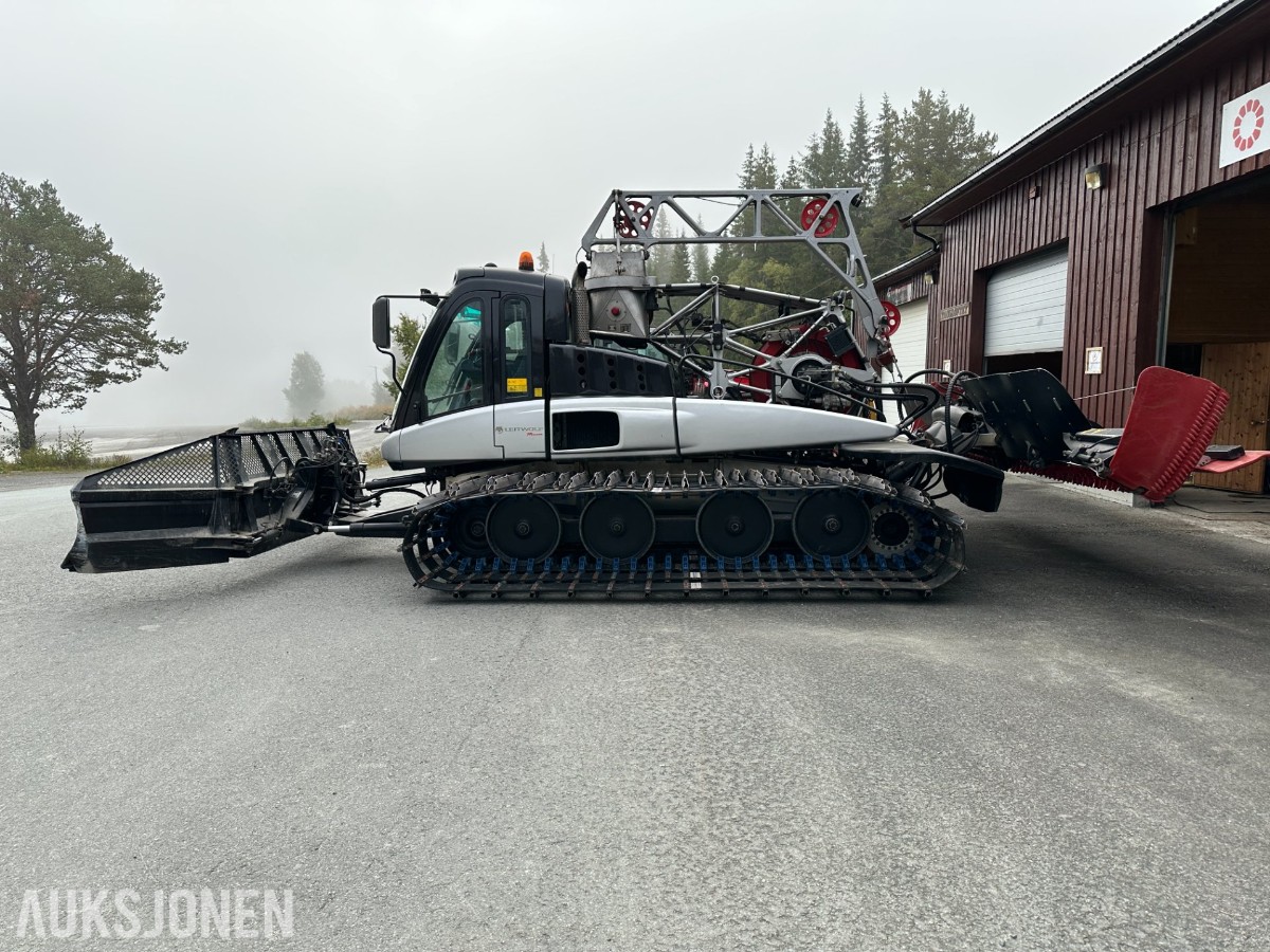 2005 Prinoth Leitwolf W tråkkemaskin med vinsj og skjær