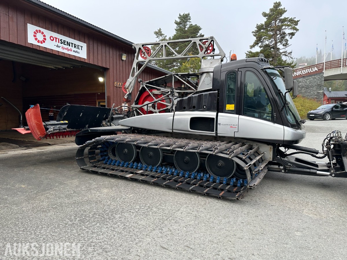 2005 Prinoth Leitwolf W tråkkemaskin med vinsj og skjær