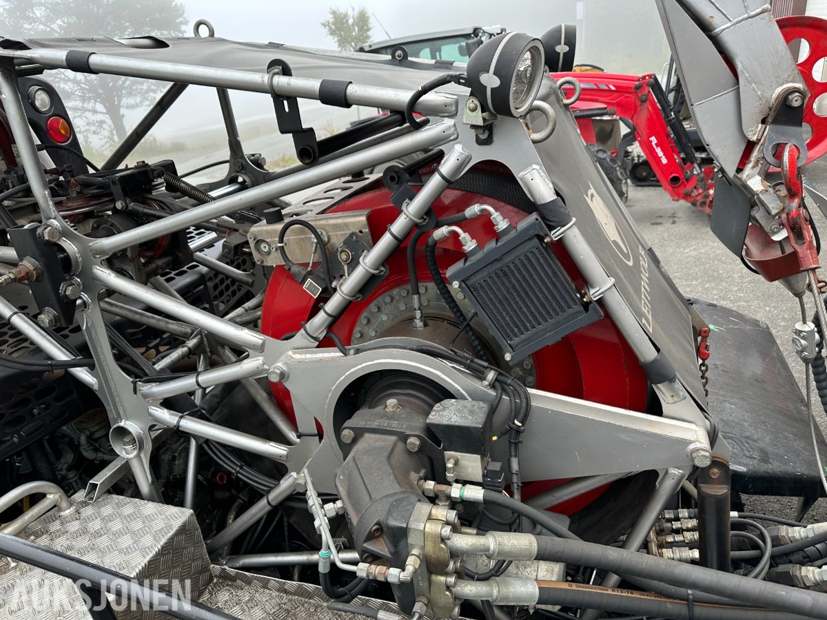 2005 Prinoth Leitwolf W tråkkemaskin med vinsj og skjær