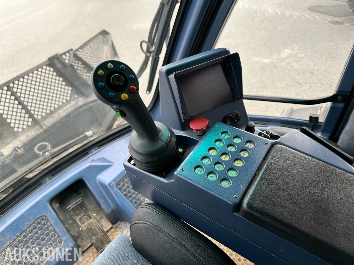 2005 Prinoth Leitwolf W tråkkemaskin med vinsj og skjær