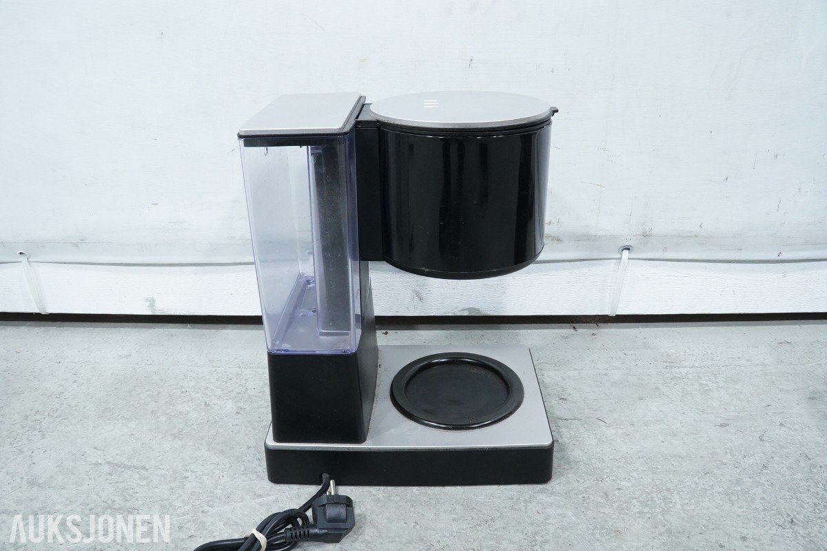 Parti med kaffemaskiner, kjøkkenmaskin, blender og råsaftsentrifuge