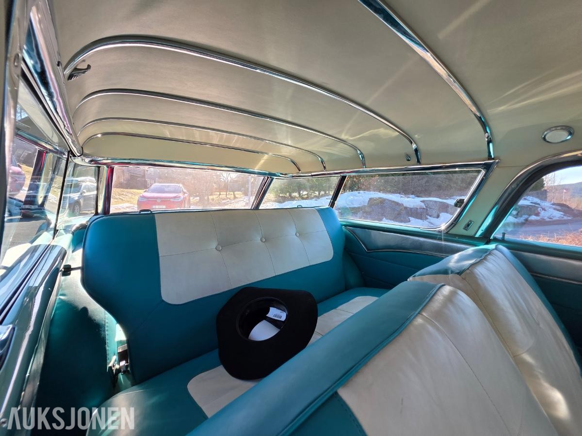 1955 Pontiac Star-Chief Custom Safari 1 av 2 i Norge