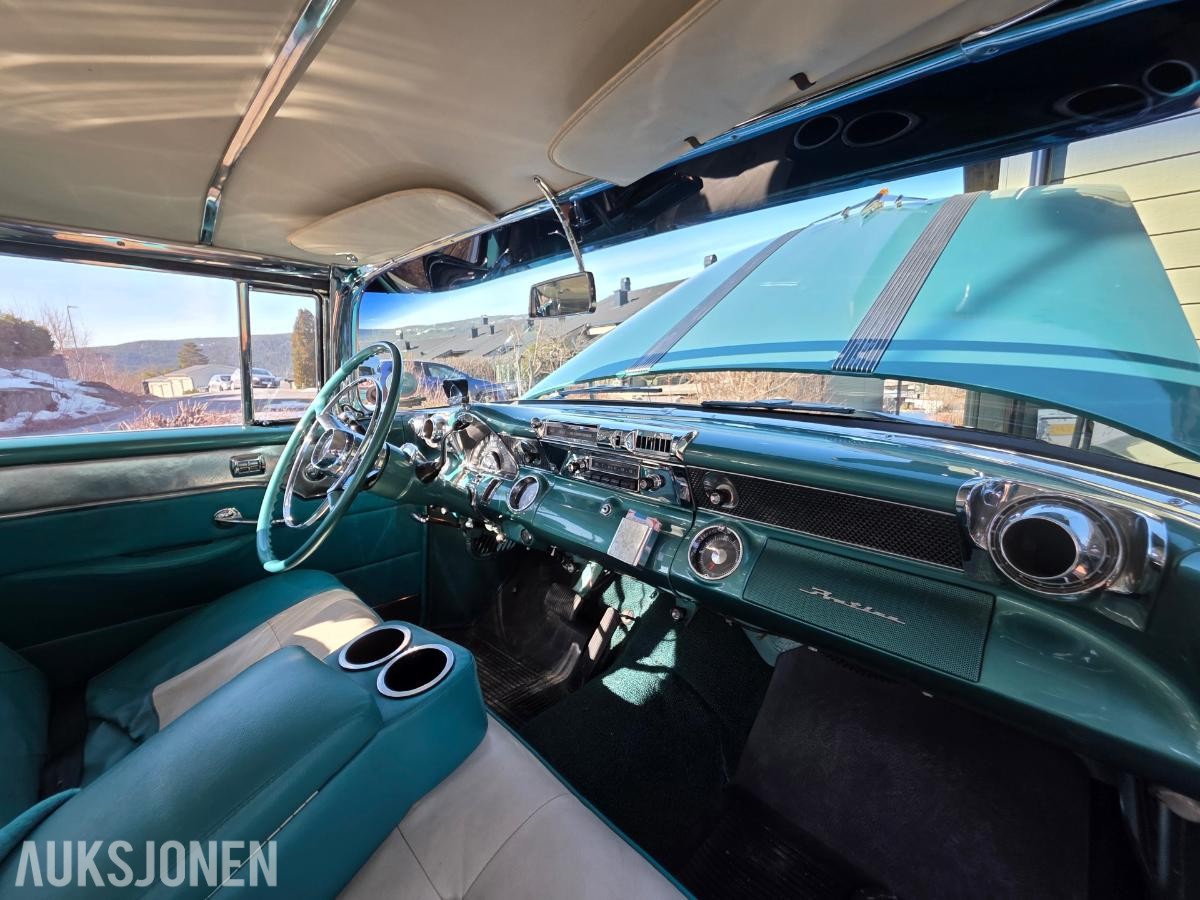 1955 Pontiac Star-Chief Custom Safari 1 av 2 i Norge