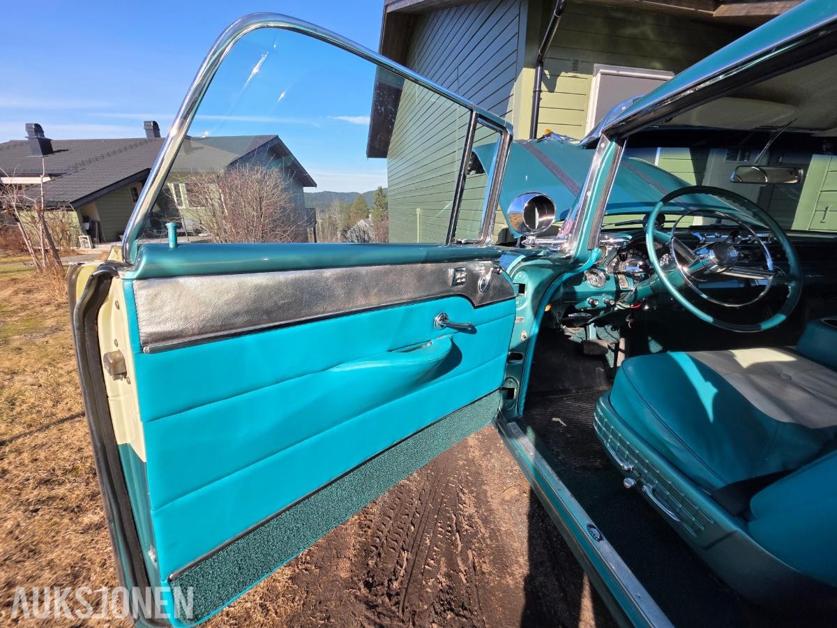 1955 Pontiac Star-Chief Custom Safari 1 av 2 i Norge