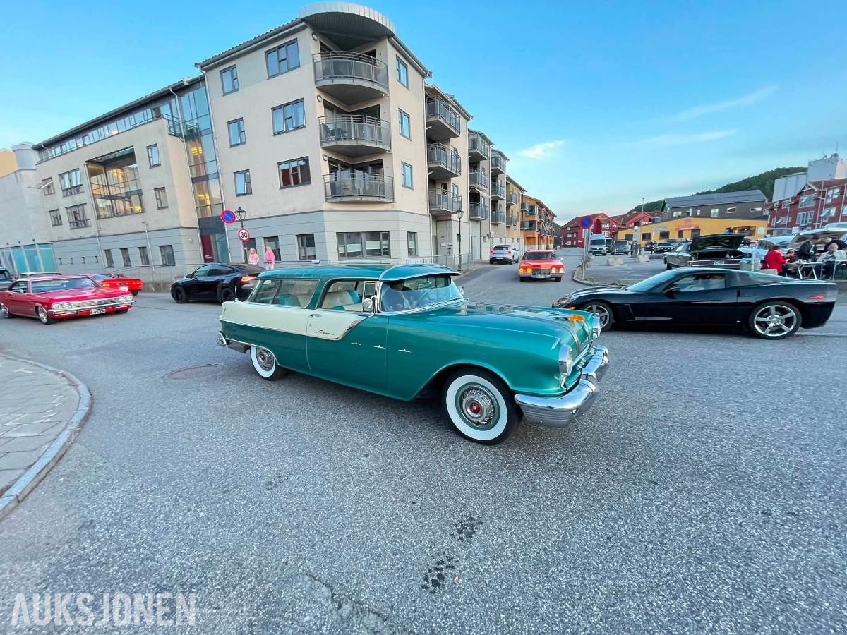 1955 Pontiac Star-Chief Custom Safari 1 av 2 i Norge