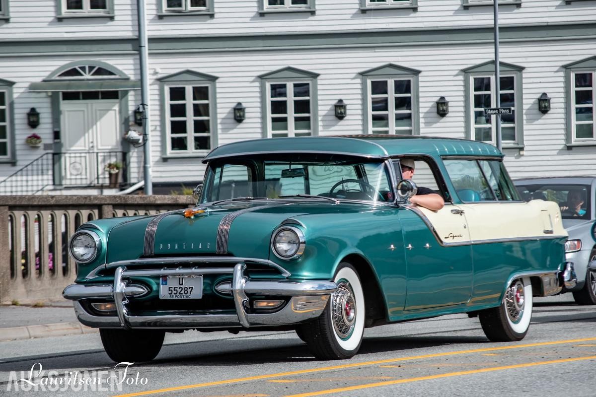 1955 Pontiac Star-Chief Custom Safari 1 av 2 i Norge