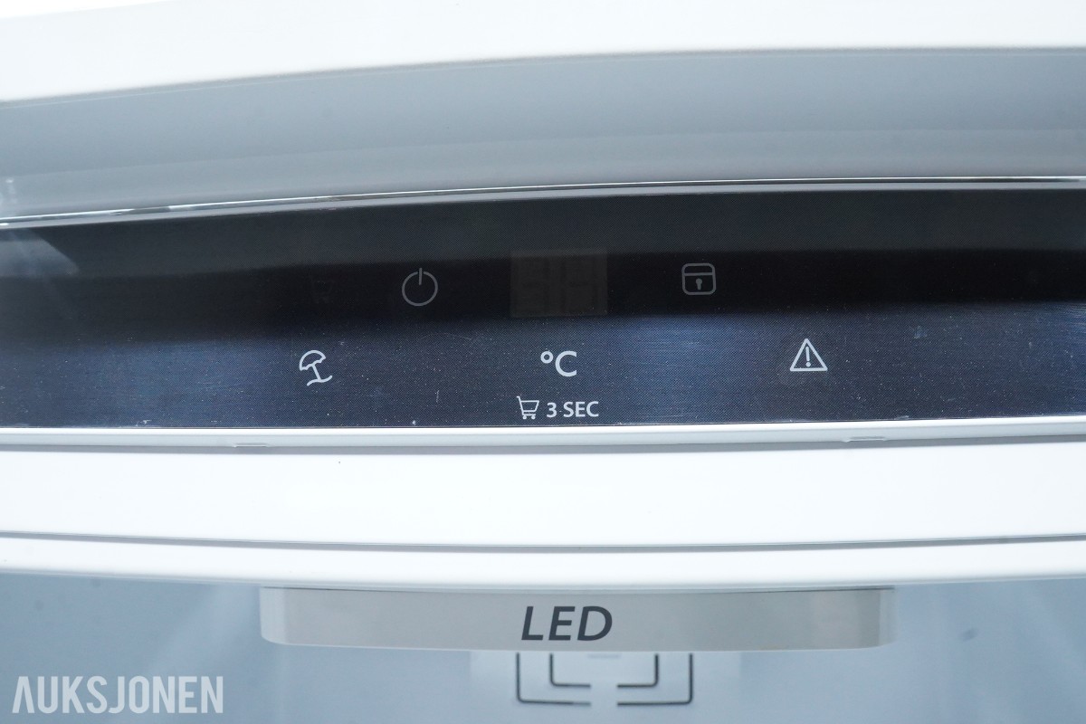 Integrert kjøleskap med LED-belysning