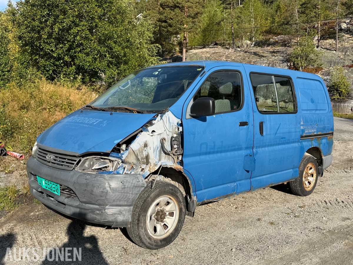 2002 Toyota HIACE 2.5-102 D 4WD - Reparasjonsobjekt