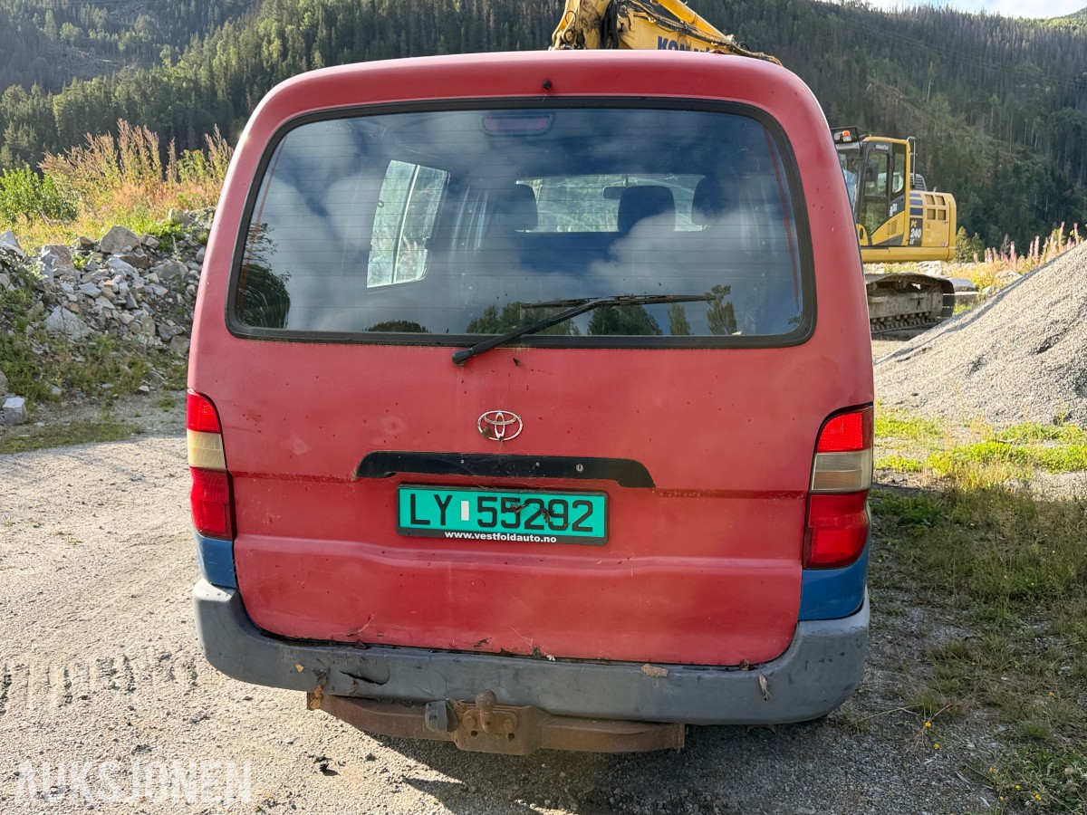 2002 Toyota HIACE 2.5-102 D 4WD - Reparasjonsobjekt